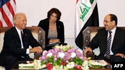 Yragyň premýer-ministri Nury al-Maliki Amerikanyň Birleşen Ştatlarynyň wise-prezidenti Jo Baýden bilen duşuşýar, Bagdad, 31-nji awgust.