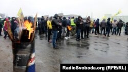 У Запоріжжі протестують власники авто на «єврономерах»