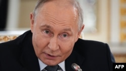 Щодо реакції Путіна, то у Кремлі утрималися від відповіді. «Не буду забігати наперед», – сказав Пєсков