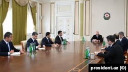 Prezident İlham Əliyev Naxçıvanda prezidentin yeni səlahiyyətli nümayəndəsini və bir sıra rayonların icra hakimiyyətlərinə təyin olunan başçıları qəbul edib.