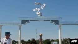 Ташкент в день празднования провозглашения Независимости. 1 сентября 2011 года.