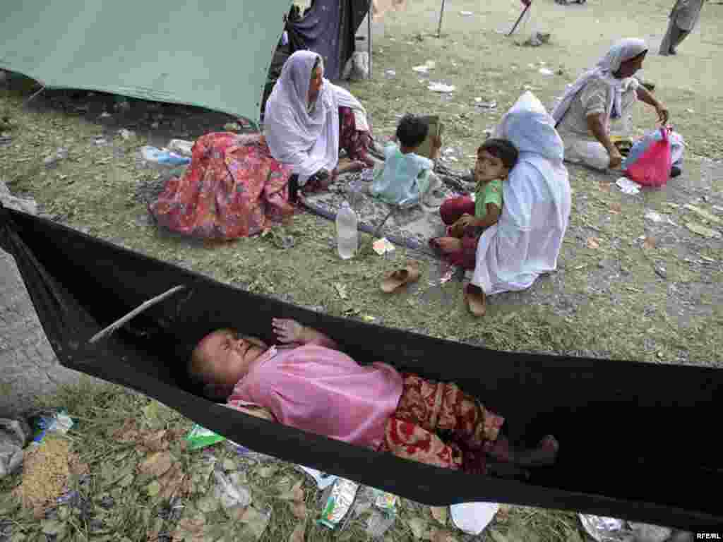 As Pakistani Floods Rage, Aid Is Slow To Come #14