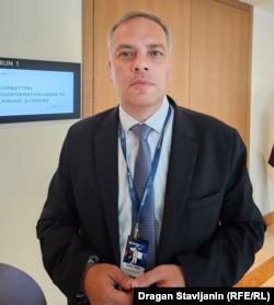 Руският икономист Владимир Милов, бивш зам.-министър на енергетиката (2002), днес опозиционен политик в изгнание.