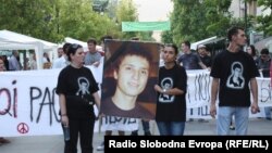Протест против полициска бруталност организиран на повик на братот на убиениот Мартин Нешкоски, Александар, септември, 2011.
