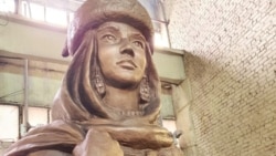 Бронзовый памятник царице Сузге, похищение которого местные власти не хотят расследовать