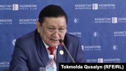 Жаксыбай Базильбаев объявляет о своем намерении баллотироваться в президенты Казахстана на внеочередных выборах 9 июня. Алматы, 19 апреля 2019 года.