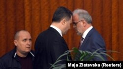 Մակեդոնիայի նախկին վարչապետ Նիկոլա Գրուևսկին սուր վեճի է բռնվել խորհրդարանի ալբանացի խոսնակ Տալատ Շաֆերիի հետ, Սկոպյե, 14-ը մարտի, 2018թ.