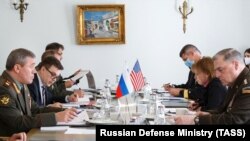 Susret načelnika Generalštaba ruske vojske Valerija Gerasimova i komandanta američkih združenih snaga Marka Milija (Milley), Helsinski, 22. septembar 2021. 