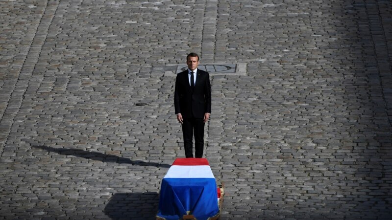 Francuska se oprostila od Širaka uz vojne počasti