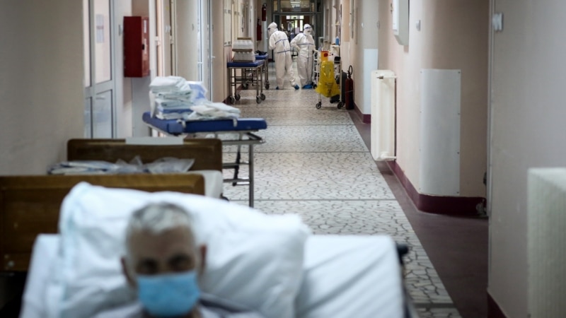 Srbija: Jedna osoba preminula, 120 novozaraženih korona virusom