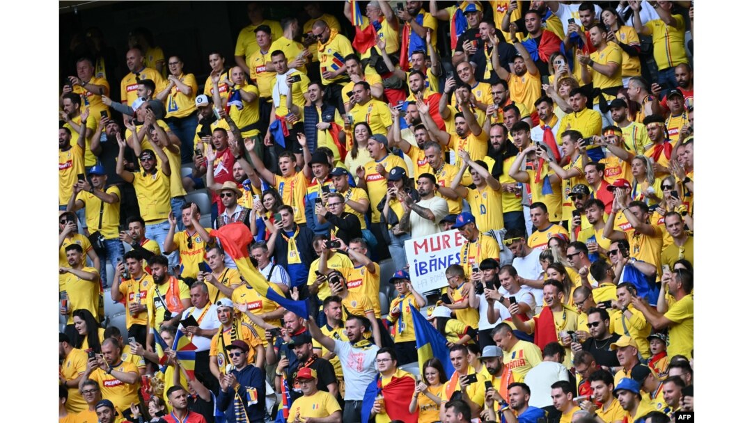 Cel puțin 25.000 de români au fost în tribune la meciul România-Olanda.