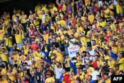 Cel puțin 25.000 de români au fost în tribune la meciul România-Olanda.