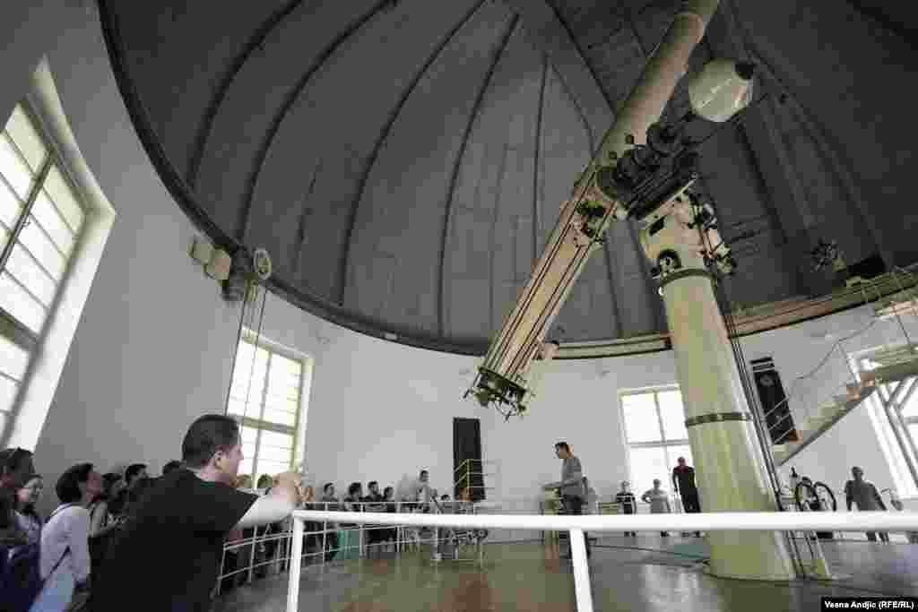 Teleskopi koje sa nalaze u Beogradu, nažalost, više se ne koriste u istraživačke svrhe najviše zbog velikog svetlosnog zagađenja Beograda.