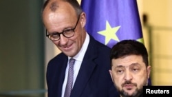 Німецький канцлер Фрідріх Мерц та президент України Володимир Зеленський в Берліні 15 грудня 2025 року