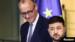 Канцлер Німеччини Фрідріх Мерц (л) і президент України Володимир Зеленський, фото ілюстративне