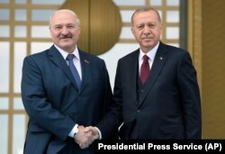Аляксандар Лукашэнка і Рэджэп Таіп Эрдаган падчас сустрэчы ў Турэччыне 16 красавіка 2019
