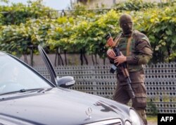 Forțe de securitate în apropiere de Mukaceve.