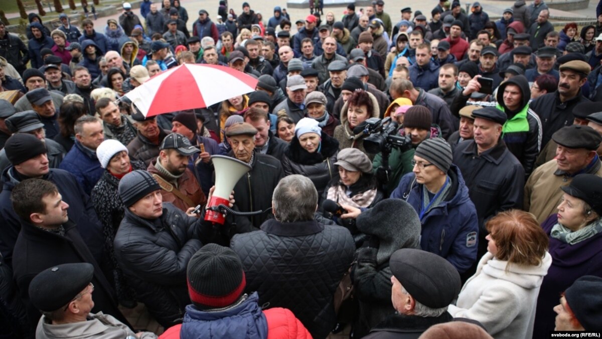 Hundreds Rally In Belarus Against 'Parasite Tax'