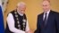 Ruski predsednik Vladimir Putin odlikovao je indijskog premijera Narendru Modija Ordenom Svetog Andreja Prvozvanog na ceremoniji nakon njihovih razgovora u Kremlju u Moskvi 9. jula 2024.