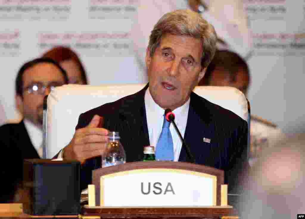 Secretarul de stat american John Kerry vorbind la reuniunea &bdquo;Prietenilor Siriei&rdquo; de la Doha.