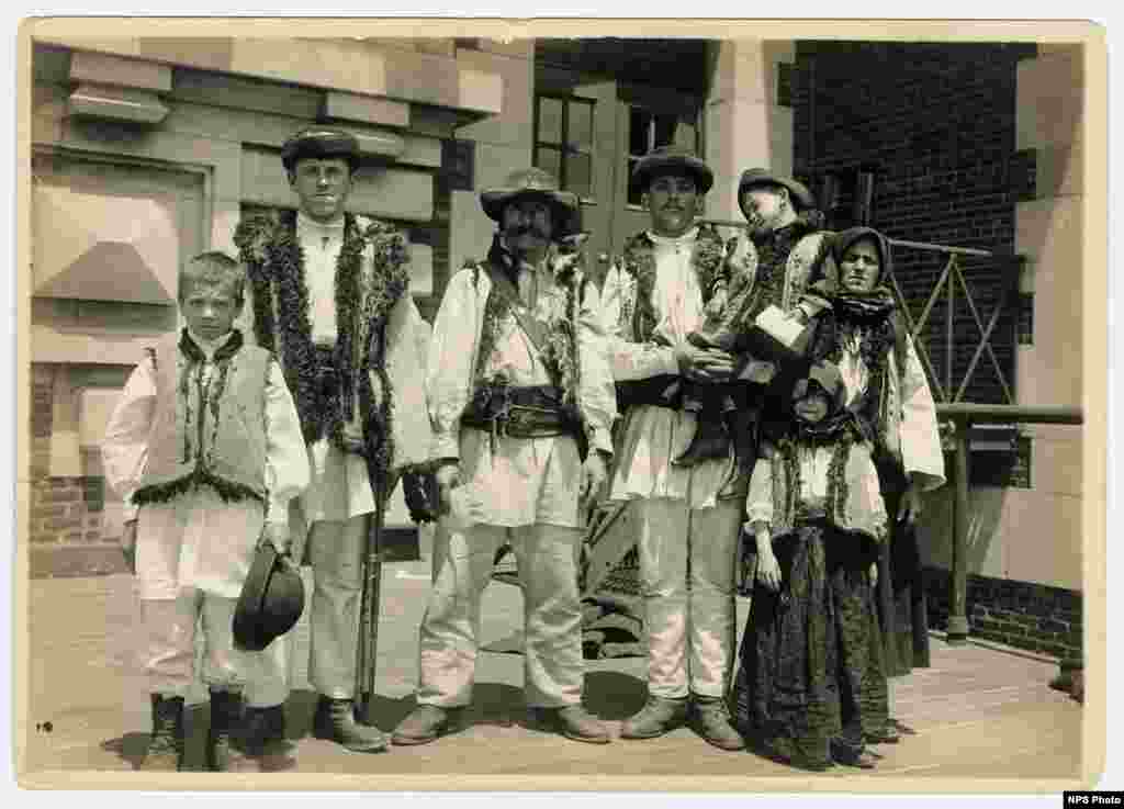 Romanian shepherds (circa 1910).