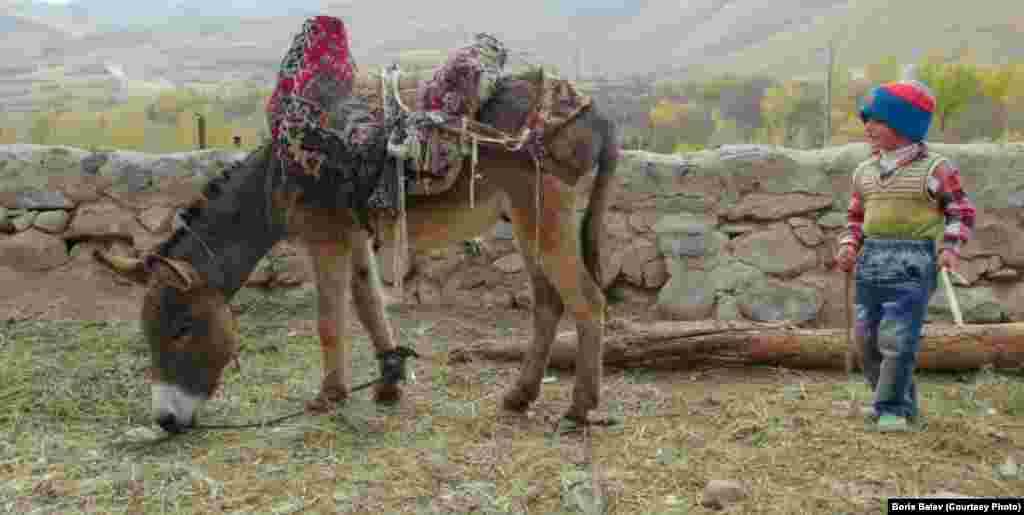 Iran-Kandovan ( pop. 680) is an extraordinary ancient village in the province of East Azarbaijan, near the city of Tabriz, Iran.