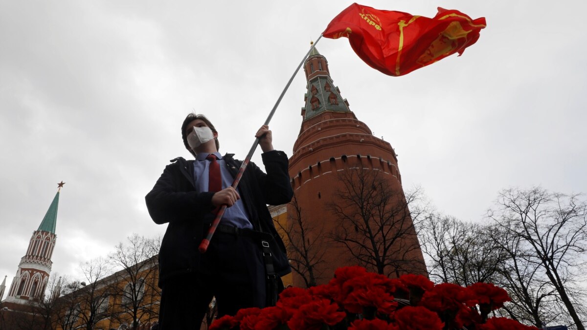 Ленин день рождения сколько лет. Отмечаем день рождения Ленина. Обои спасай Россию от коммунистов.