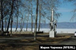 Парк в Слюдянке находится прямо на берегу Байкала