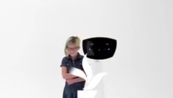 Дружење со роботот Робин за помалку стрес при посета на доктор