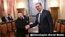 Predsjednik Ukrajine Volodimir Zelenski (lijevo) i predsjednik Srbije Aleksandar Vučić, susreću se 18. septembra na prvom samitu 'Karpatske osmorke'