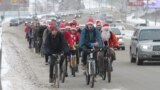 Novosibirsk Santas on bicycles