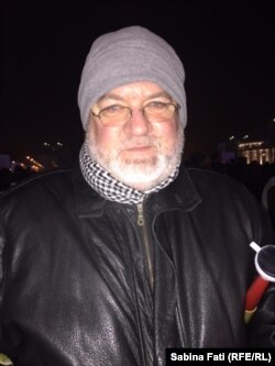 Dinu Timofoaia, în Piața Victoriei