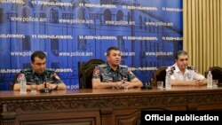 Armenia -- The chief of the Armenian police, Vladimir Gasparian (C), holds a meeting in Yerevan, 8Aug2016.