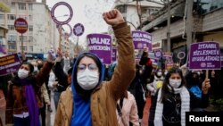 Protest protiv povlačenja Turske iz Istanbulske konvencije, međunarodnog sporazuma namijenjenog zaštiti žena, u Istanbulu 20. marta 2021. 