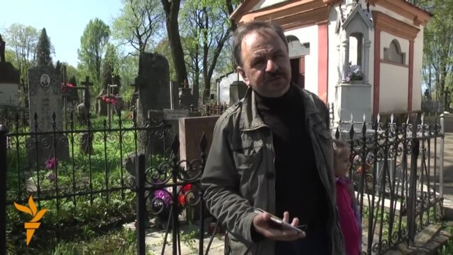 «Хто ня ходзіць на могілкі — той не сапраўдны беларус»