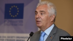 Armenia - Piotr Switalski, the head of the EU Delegation in Armenia, speaks in Yerevan, 4Jul2017.