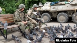 Ուկրաինացի զինվորները Սլավյանսկ քաղաքում, 8-ը հուլիսի, 2014թ․