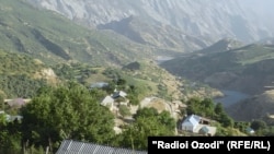 Таджикский кишлак на границе с Афганистаном