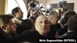 Отец Буты Робакидзе после объявления судебного вердикта