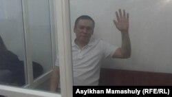 Журналист Жанболат Мамай сотта отыр. Алматы, 21 тамыз 2017 жыл.