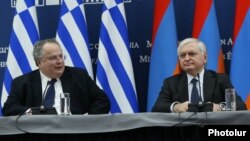 Armenia -- Armenian Foreign Minister Edward Nalbandian and his Greek counterpart Nikos Kotzias at a joint press conference in Yerevan, 10 March, 2017