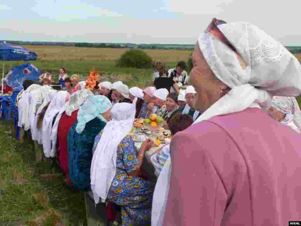 Теләчә районы Алан авылында Ялан тау чишмәсен төзекләндереп ачу бәйрәме