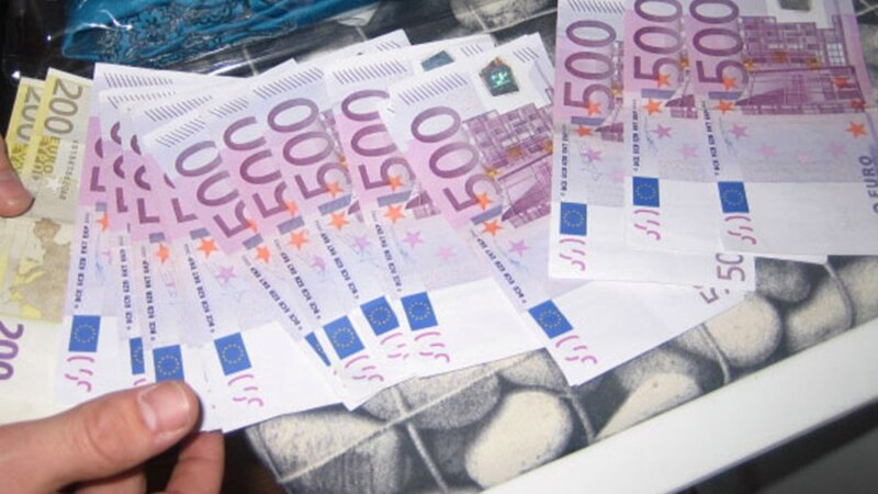 Словенечки граничари заплениле 1,5 милиони евра во кеш спакувани во кутии