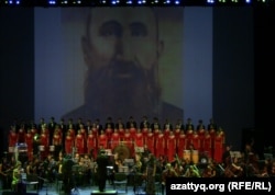 Ұлыбританиялық композитор Карл Дженкинстің «Шәкәрім» атты симфониясының Қазақстандағы премьерасы. Алматы, 10 қазан 2012 жыл.