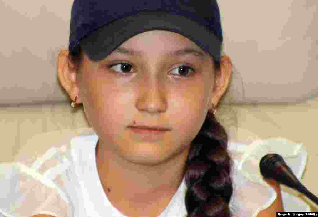 Жансая Абдималик, 13 лет. Двухкратная чемпионка мира по шахматам среди юниоров. Алматы, 27 июня 2012 года.