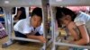 تمرین آمادگی در برابر زمین‌لرزه در مدرسه‌ای در ژاپن