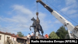 Поставувањето на споменикот на Филип Втори во Битола 