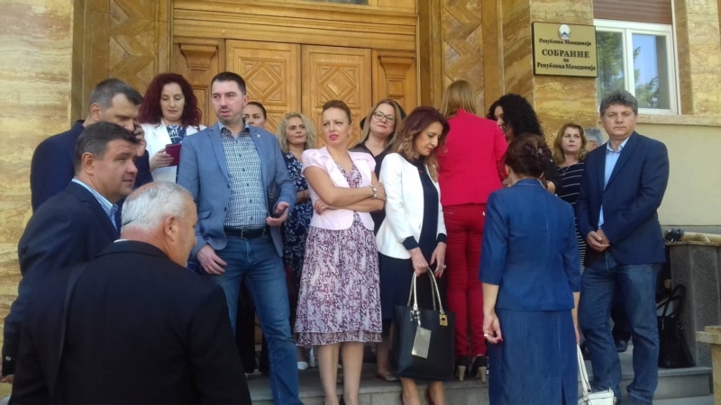 ВМРО-ДПМНЕ контра Исмајлоска: Не се продаваме за сребреници