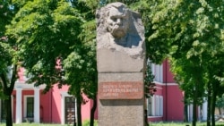 Пам'ятник Марку Кропивницькому в названому на його честь місті – Кропивницькому