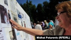"Zid istine" u Sarajevu povodom prvog pojavljivanja ratka Mladića u haškoj sudnici